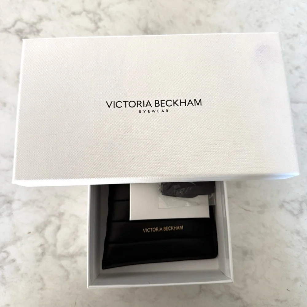 Victoria Beckham Tortoiseshell Sunglasses with Brown Gradient Lenses - Picture 8 of 9